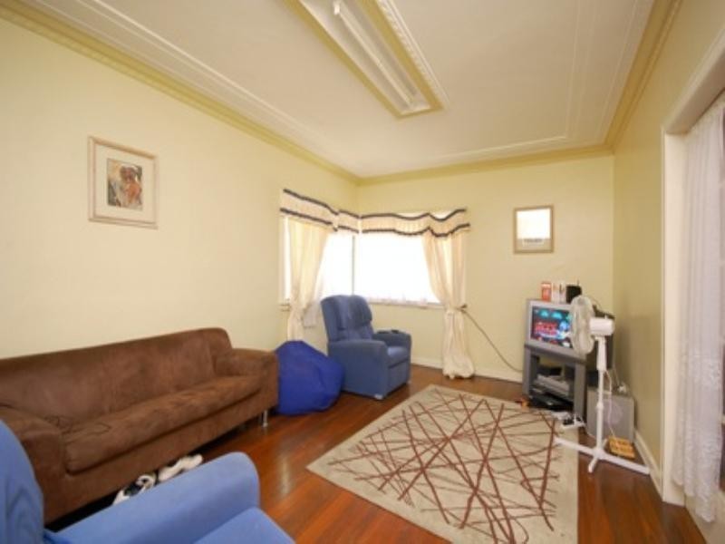 19 Sydney Avenue, Camp Hill QLD 4152