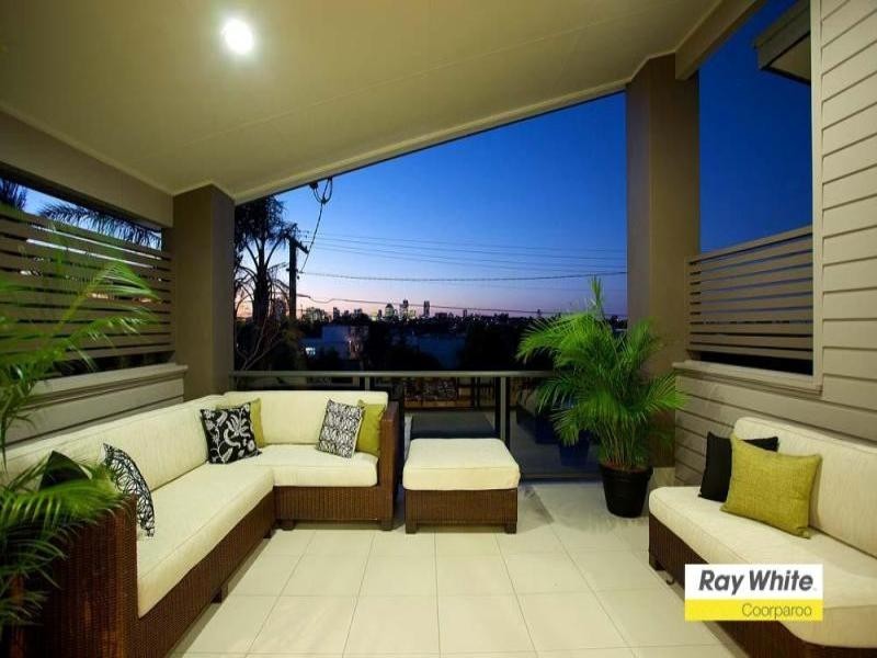 11 and 11a Tenth Avenue, Coorparoo QLD 4151