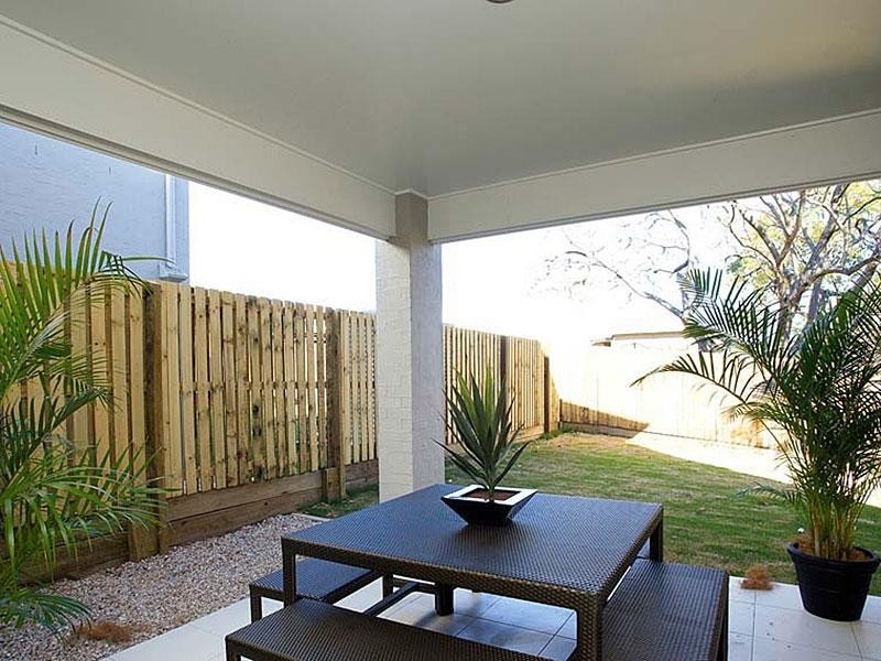 11 and 11a Tenth Avenue, Coorparoo QLD 4151