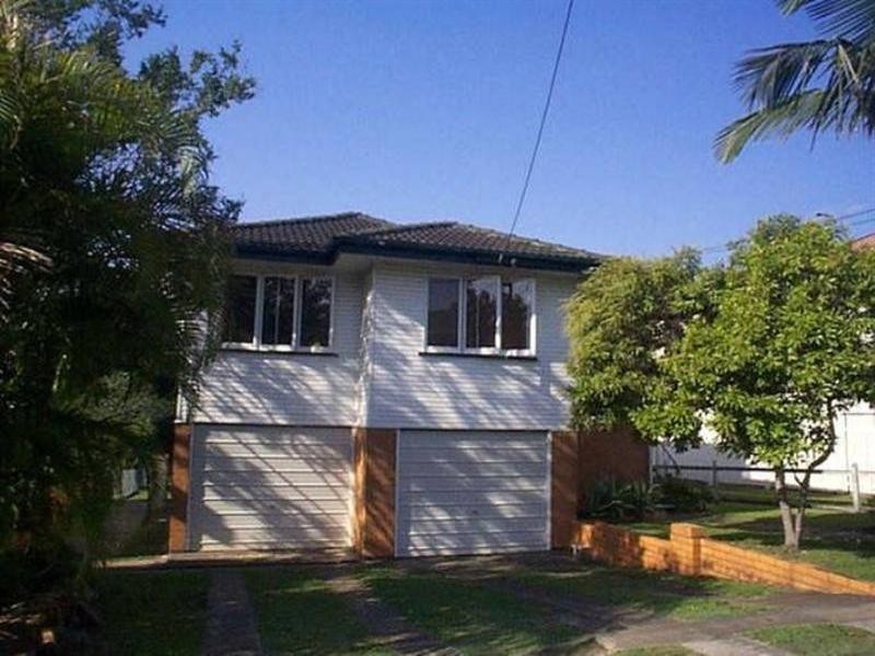 26 McIlwraith Avenue, Norman Park QLD 4170