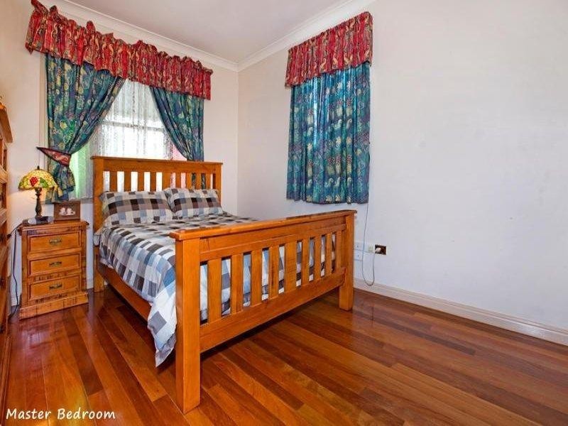 35 Headfort Street, Greenslopes QLD 4120