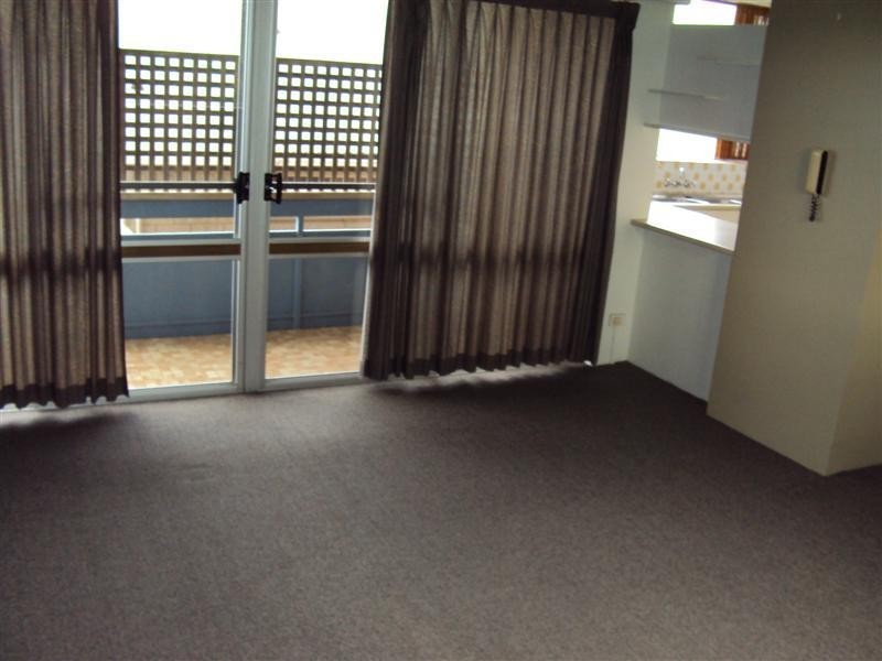 2/52 Henzell Terrace, Greenslopes QLD 4120