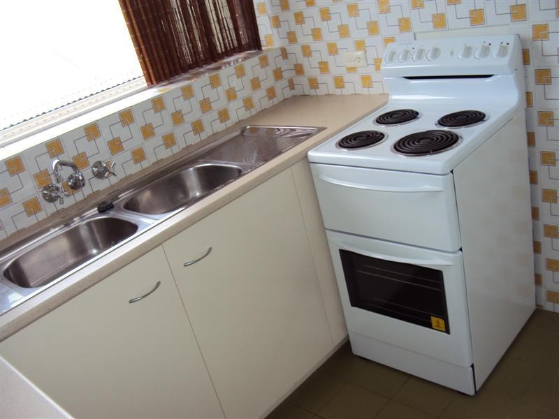 2/52 Henzell Terrace, Greenslopes QLD 4120