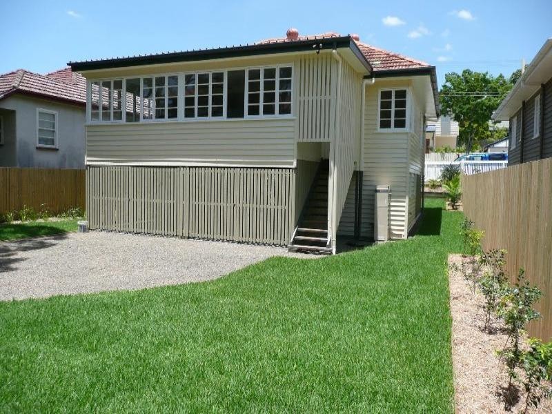 16 Nelson Street, Coorparoo QLD 4151