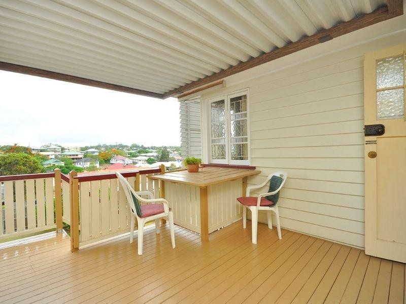 23 Waverley Road, Camp Hill QLD 4152