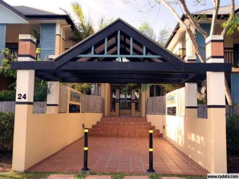 2/24 Grosvenor Street, Balmoral QLD 4171