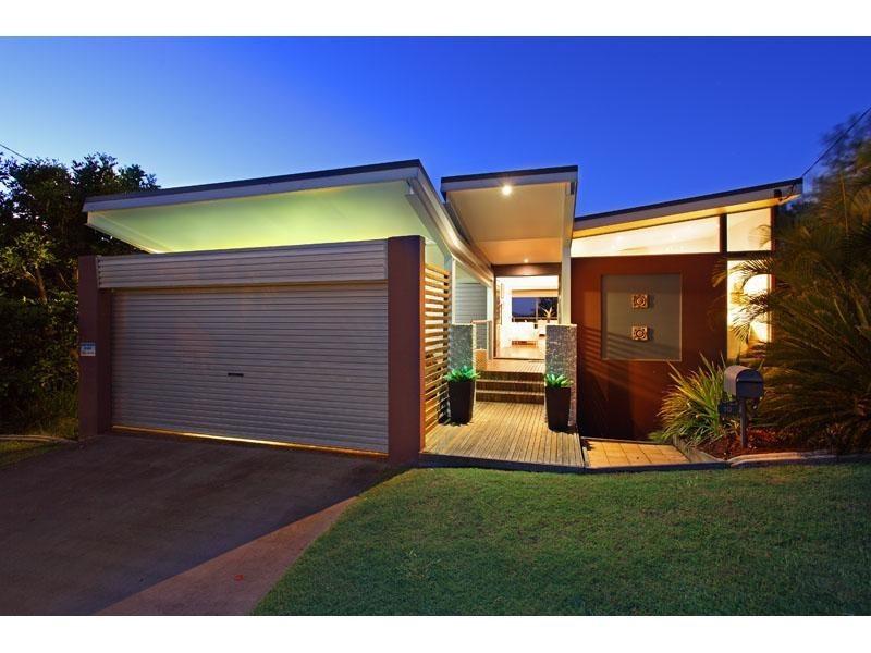 10 Dagmar Street, Holland Park West QLD 4121