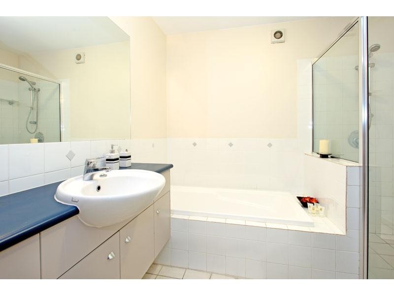 10 Dagmar Street, Holland Park West QLD 4121