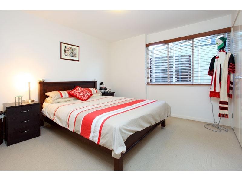 10 Dagmar Street, Holland Park West QLD 4121