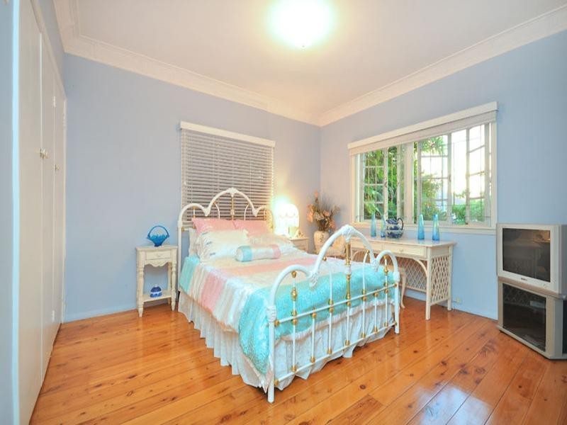 6 Sirius Street, Coorparoo QLD 4151