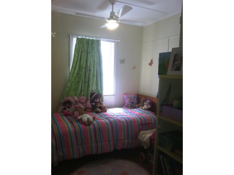 23 Waverley Road, Camp Hill QLD 4152