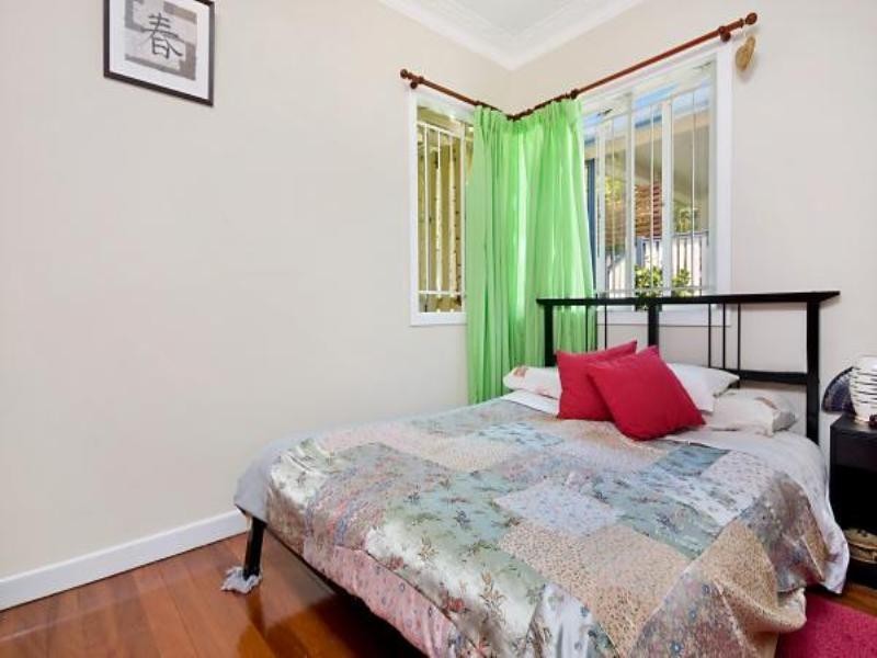 16 Trundle Street, Coorparoo QLD 4151