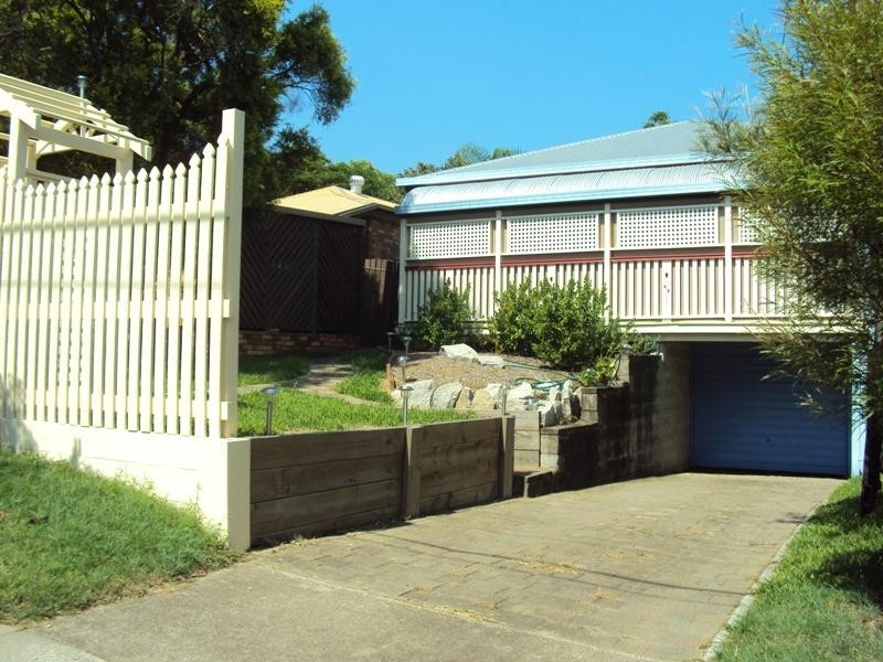 42 Cedar Street, Greenslopes QLD 4120