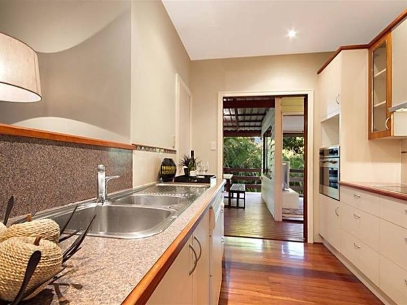 21 Paxton Street, Holland Park QLD 4121