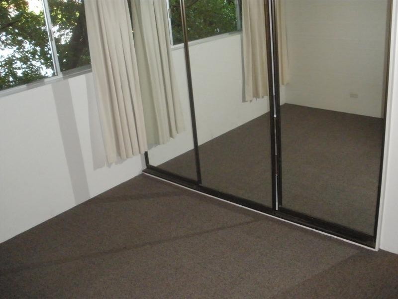 3/52 Henzell Terrace, Greenslopes QLD 4120