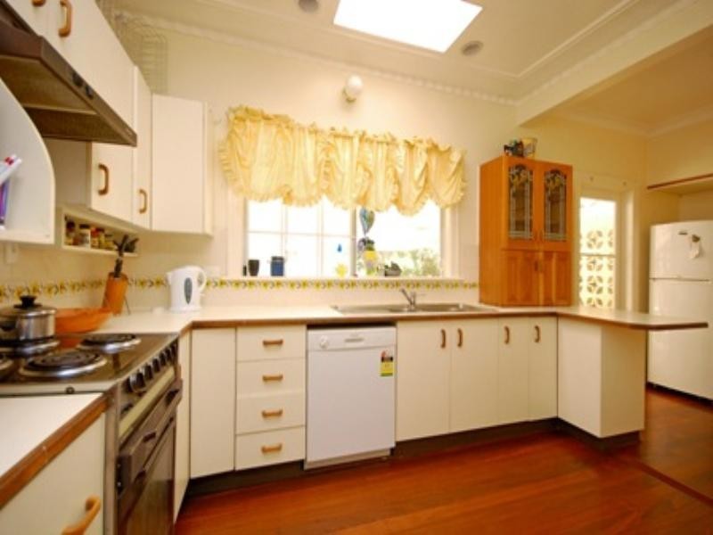 19 Sydney Avenue, Camp Hill QLD 4152