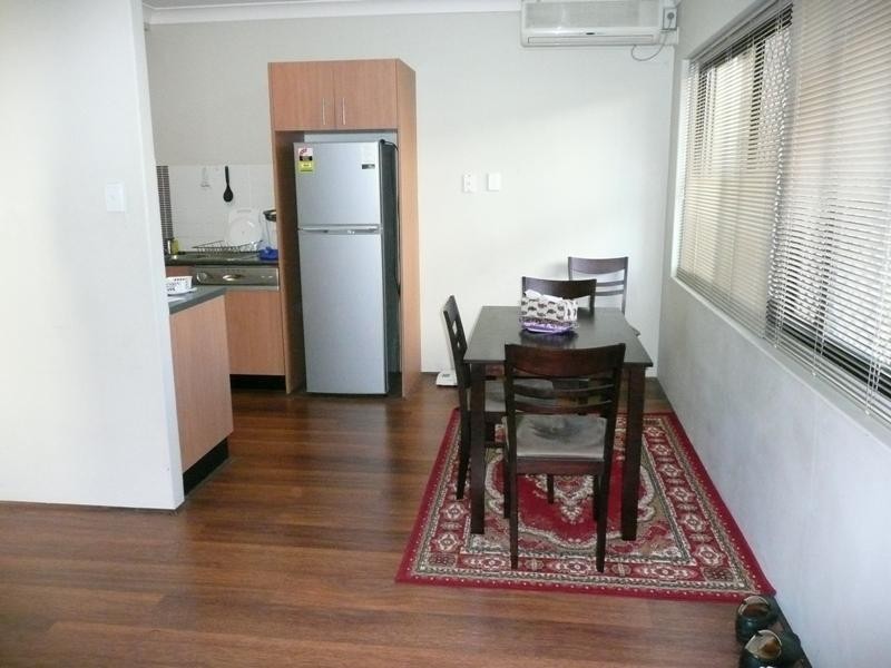 3/8 Kitchener, Coorparoo QLD 4151