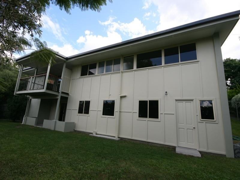 12 Hull Street, Carina QLD 4152