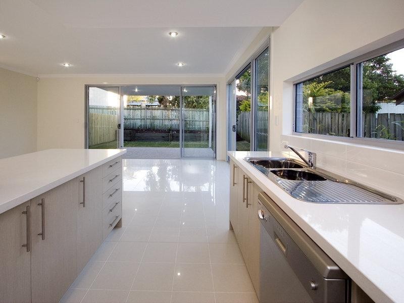 11 Houthem Street, Camp Hill QLD 4152