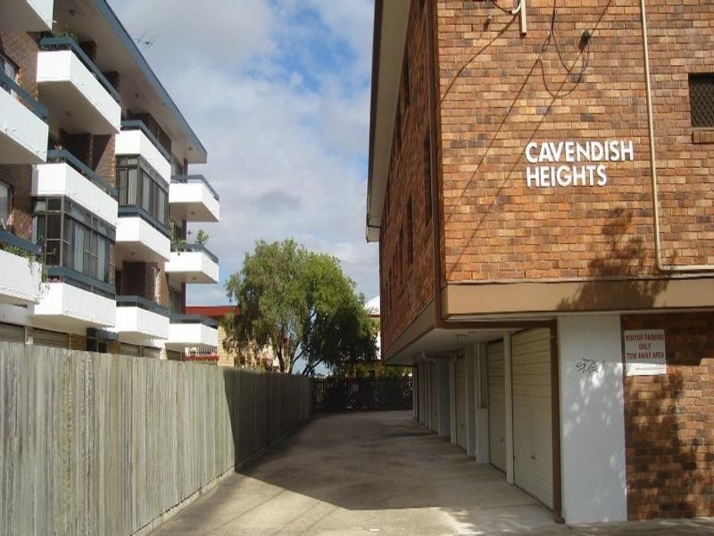 2/233 Cavendish Road, Coorparoo QLD 4151