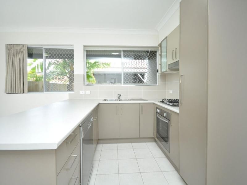 2/93 Waterton Street, Annerley QLD 4103