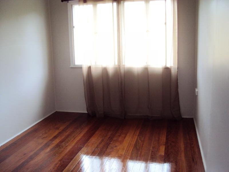 113 Macrossan Avenue, Norman Park QLD 4170