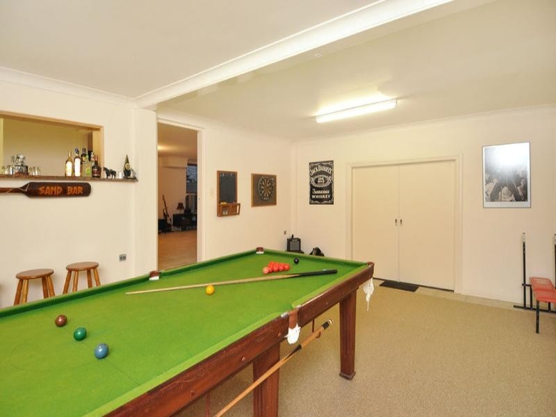 16 Flynn Street, Holland Park West QLD 4121