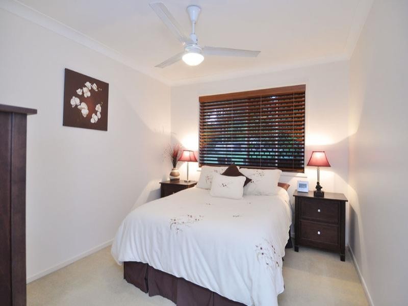 16 Flynn Street, Holland Park West QLD 4121