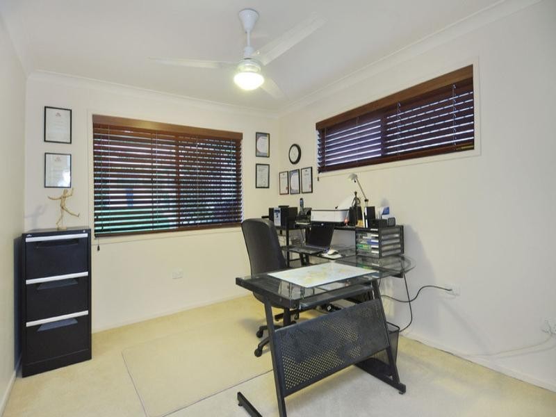 16 Flynn Street, Holland Park West QLD 4121