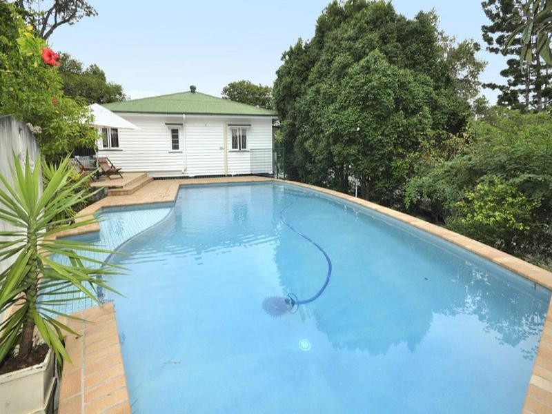 64 Bundah Street, Camp Hill QLD 4152