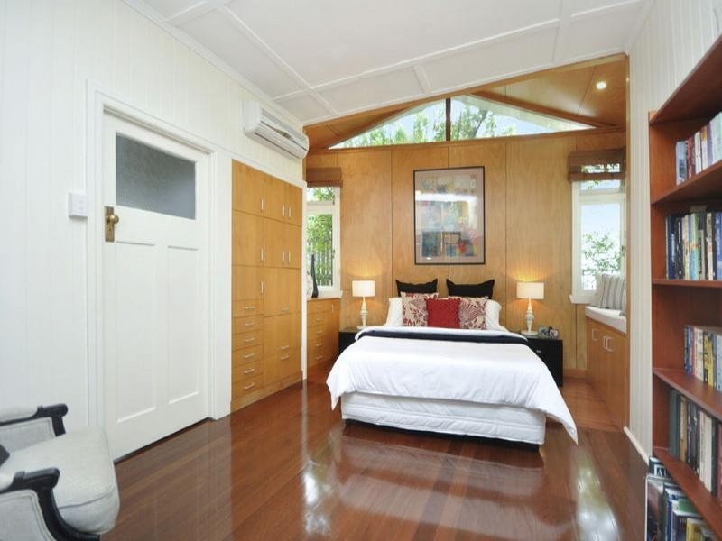 64 Bundah Street, Camp Hill QLD 4152