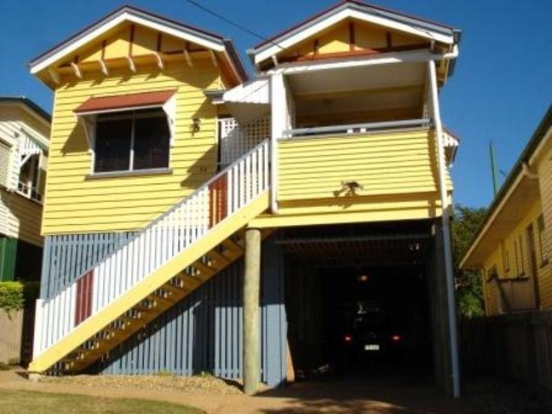 33 Wylie Avenue, Coorparoo QLD 4151