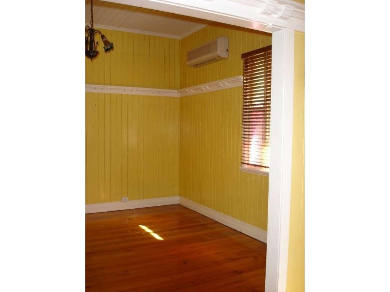 33 Wylie Avenue, Coorparoo QLD 4151