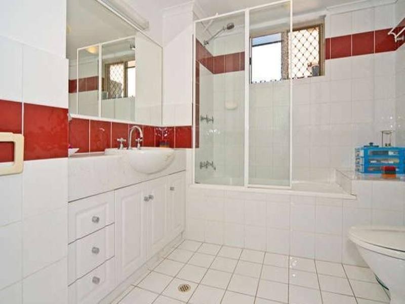 4/60 Rialto Street, Coorparoo QLD 4151