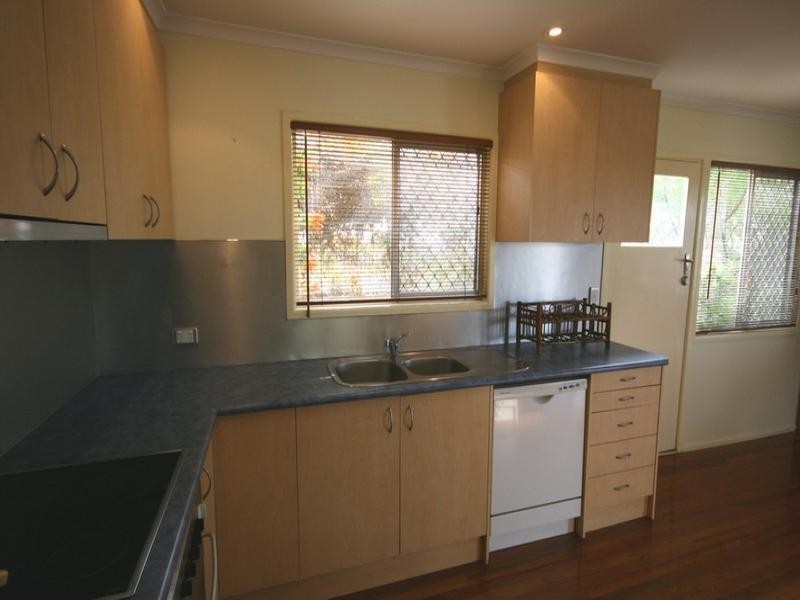 32 Banbury Street, Carina QLD 4152