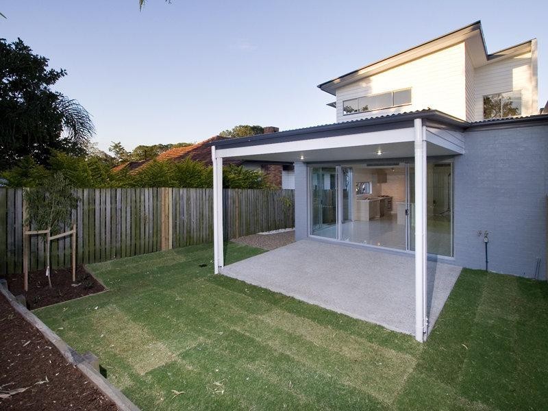 11 Houthem Street, Camp Hill QLD 4152