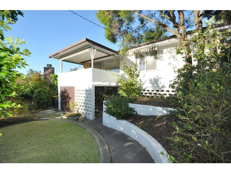 5 Stoneleigh Street, Coorparoo QLD 4151