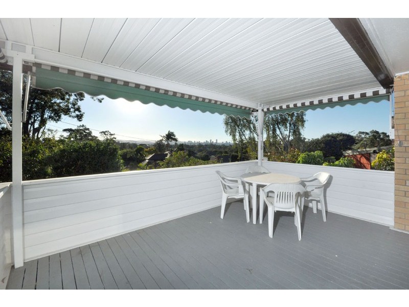 5 Stoneleigh Street, Coorparoo QLD 4151