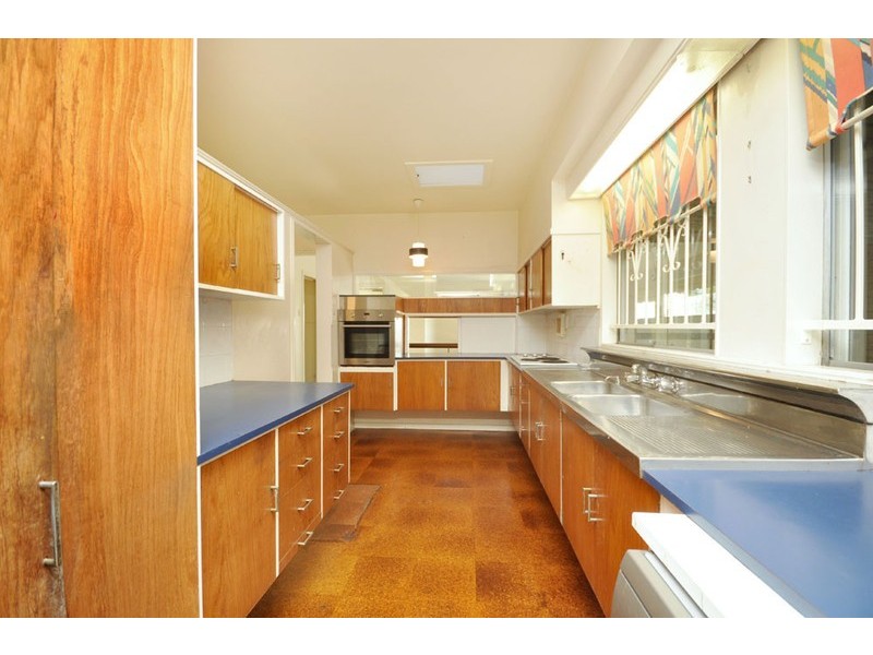 5 Stoneleigh Street, Coorparoo QLD 4151