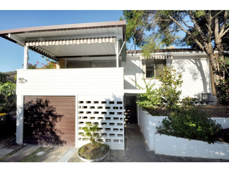 5 Stoneleigh Street, Coorparoo QLD 4151