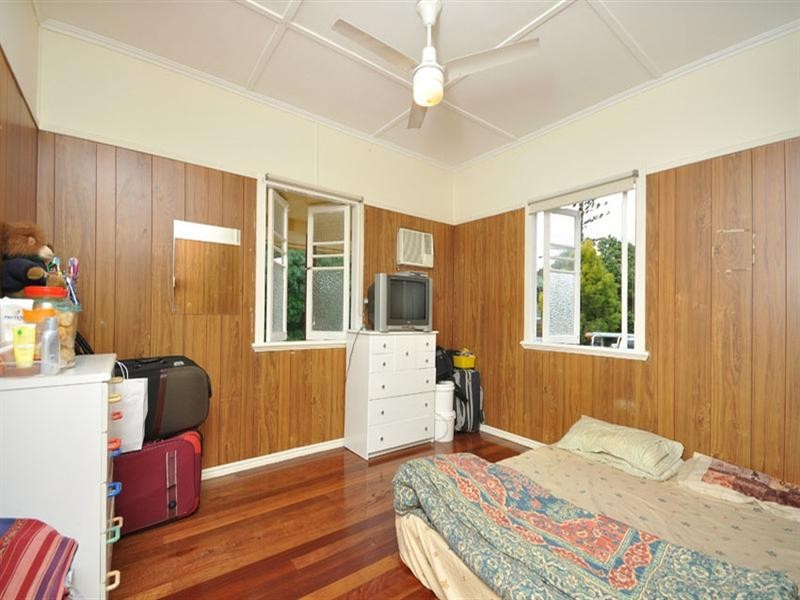 93 Ridge Street, Greenslopes QLD 4120