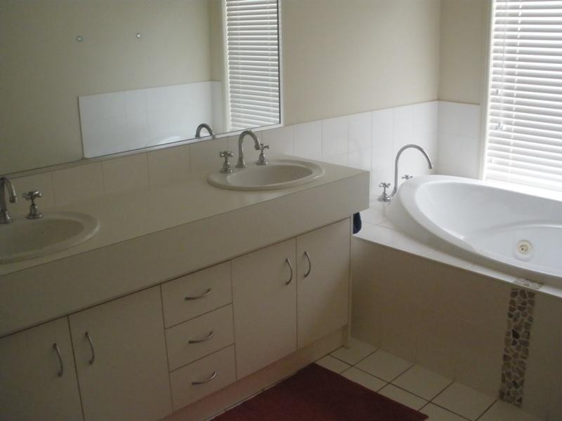 21 Kakadu Crescent, Underwood QLD 4119