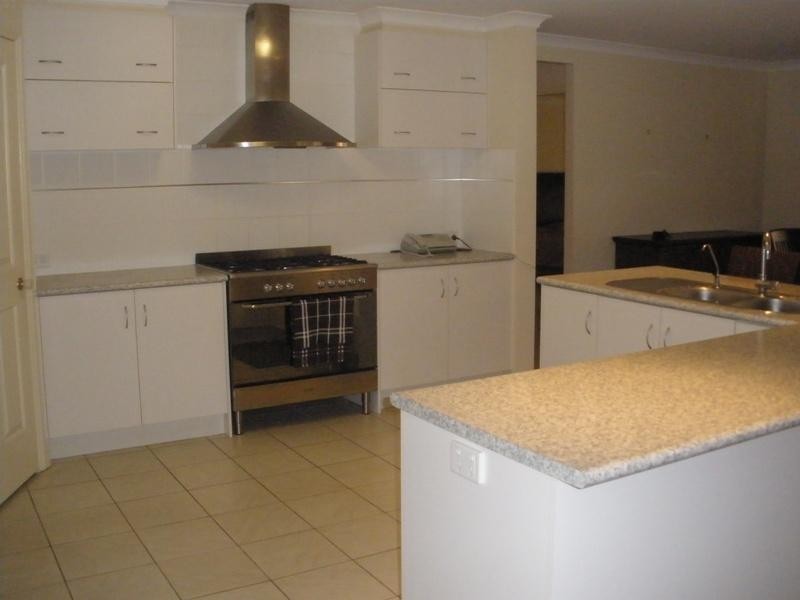 21 Kakadu Crescent, Underwood QLD 4119