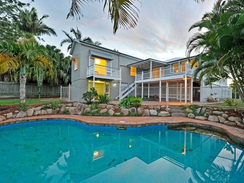 29 Power Street, Norman Park QLD 4170