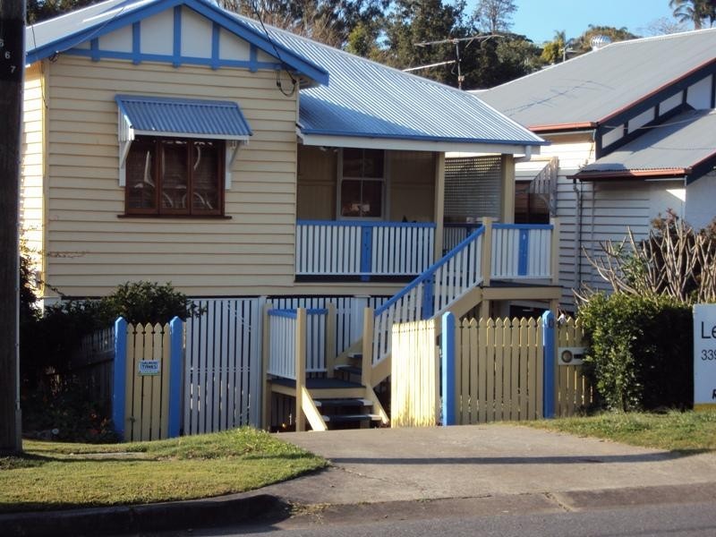 10 Greens Road, Coorparoo QLD 4151