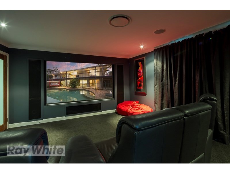 33 Balmerino Drive, Carina QLD 4152