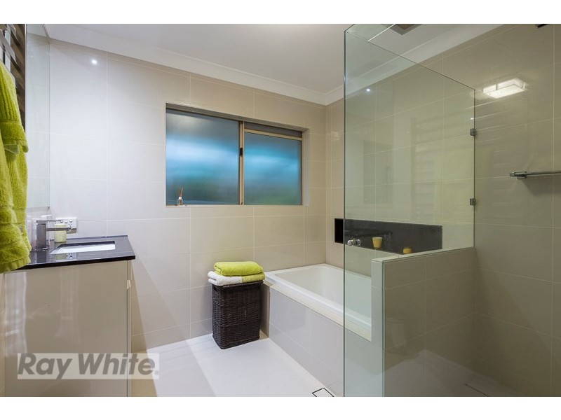 33 Balmerino Drive, Carina QLD 4152