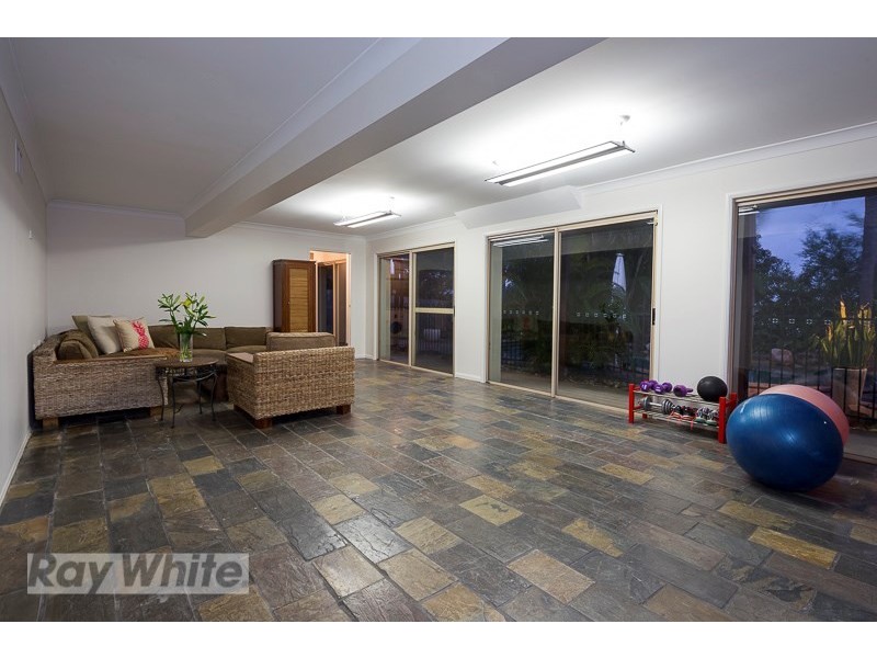 33 Balmerino Drive, Carina QLD 4152