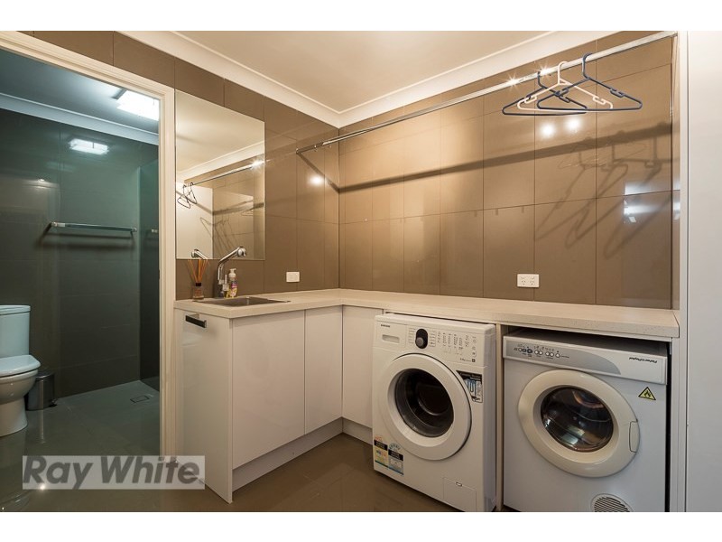 33 Balmerino Drive, Carina QLD 4152