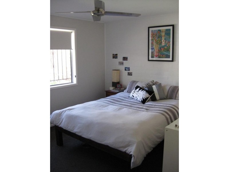 2/19 Leamington Street, Woolloongabba QLD 4102